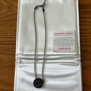 Pendant necklace
